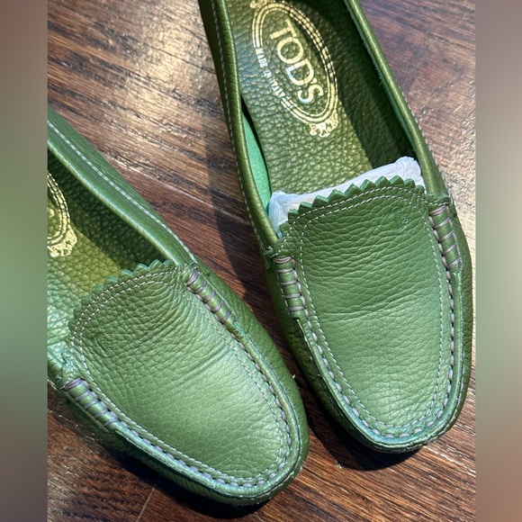 Gorgeous gently used Tod’s loafers - Picture 2 of 4